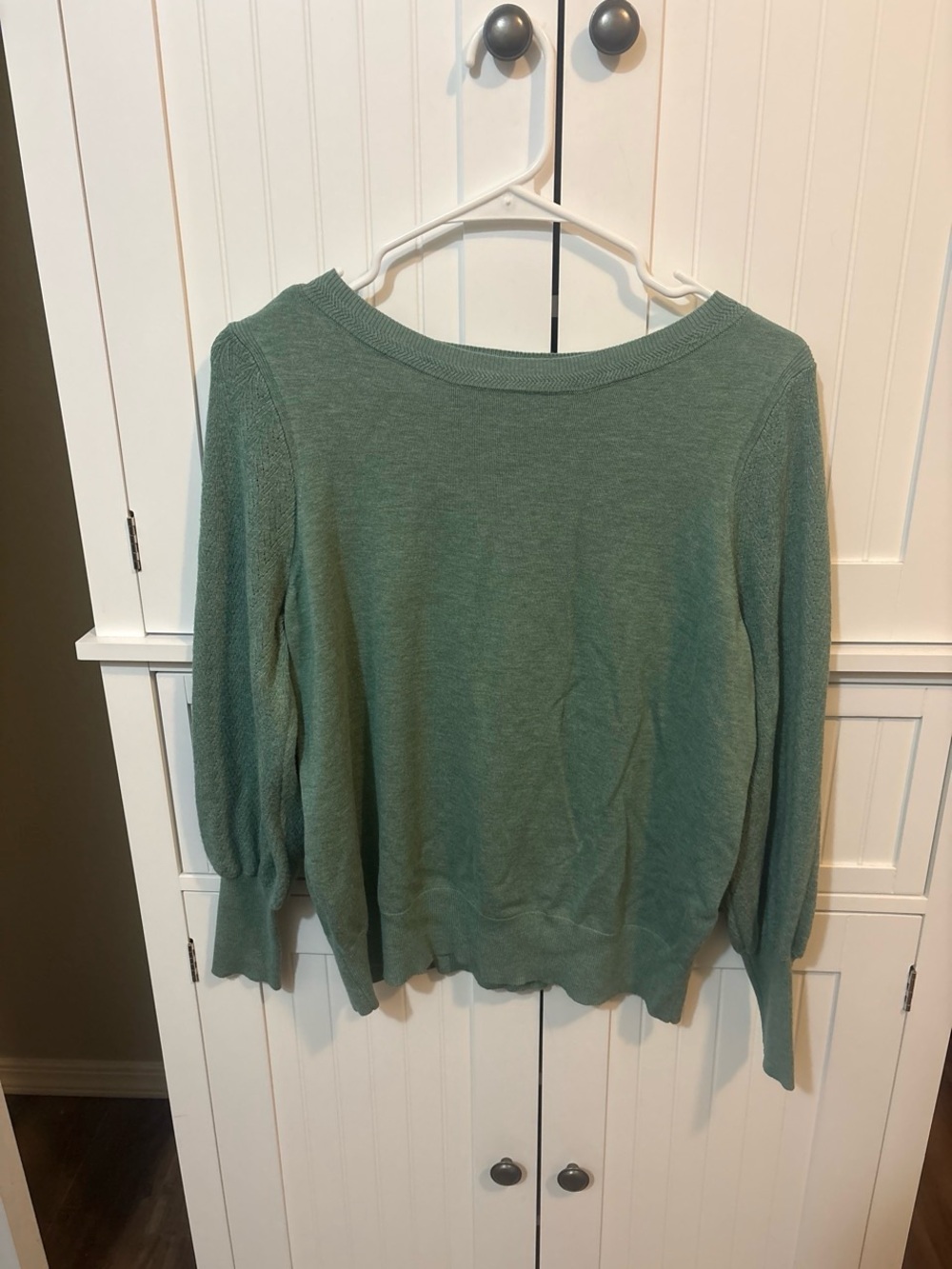 Chico’s Sage Green Lightweight Knit Sweater Women’s Size 1 Relaxed Fit